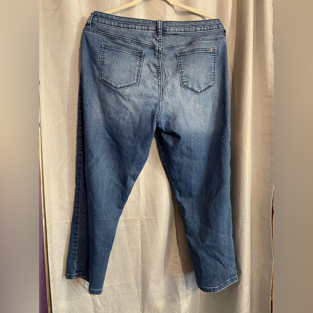 Jennifer Lopez Blue Embroidered Cropped Jeans capris size 12 - Picture 4 of 4
